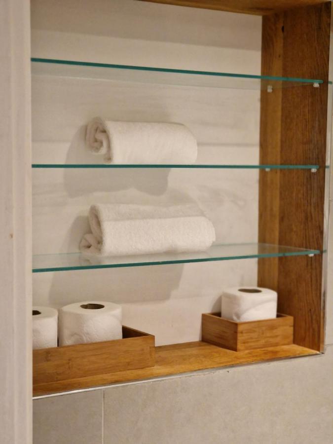 Lovely 1-Bed Apartment In Londra Esterno foto